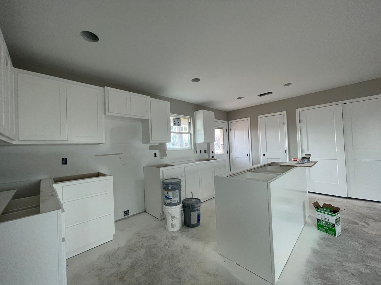 TLC CONDOS - Photo 3 of 14