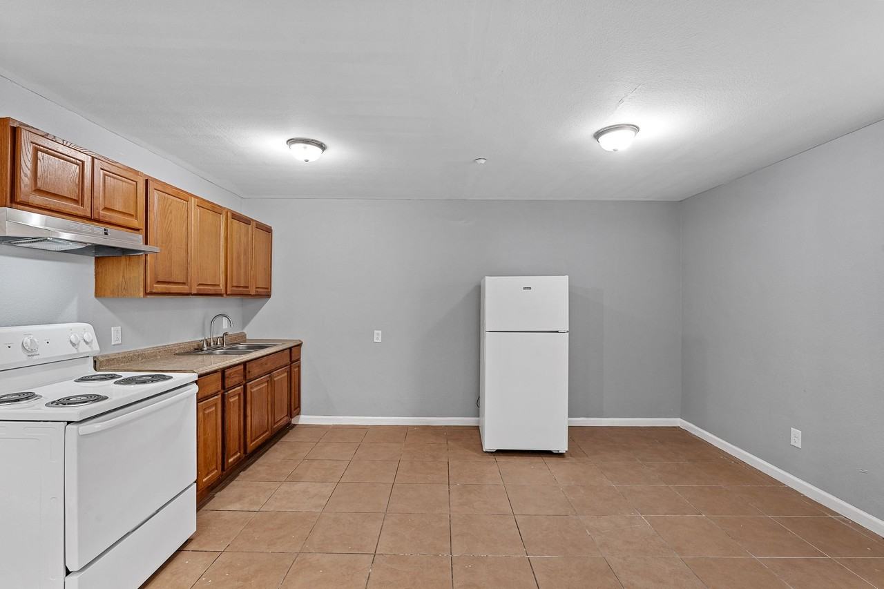 About Pelican Gardens - Photo 6 of 50