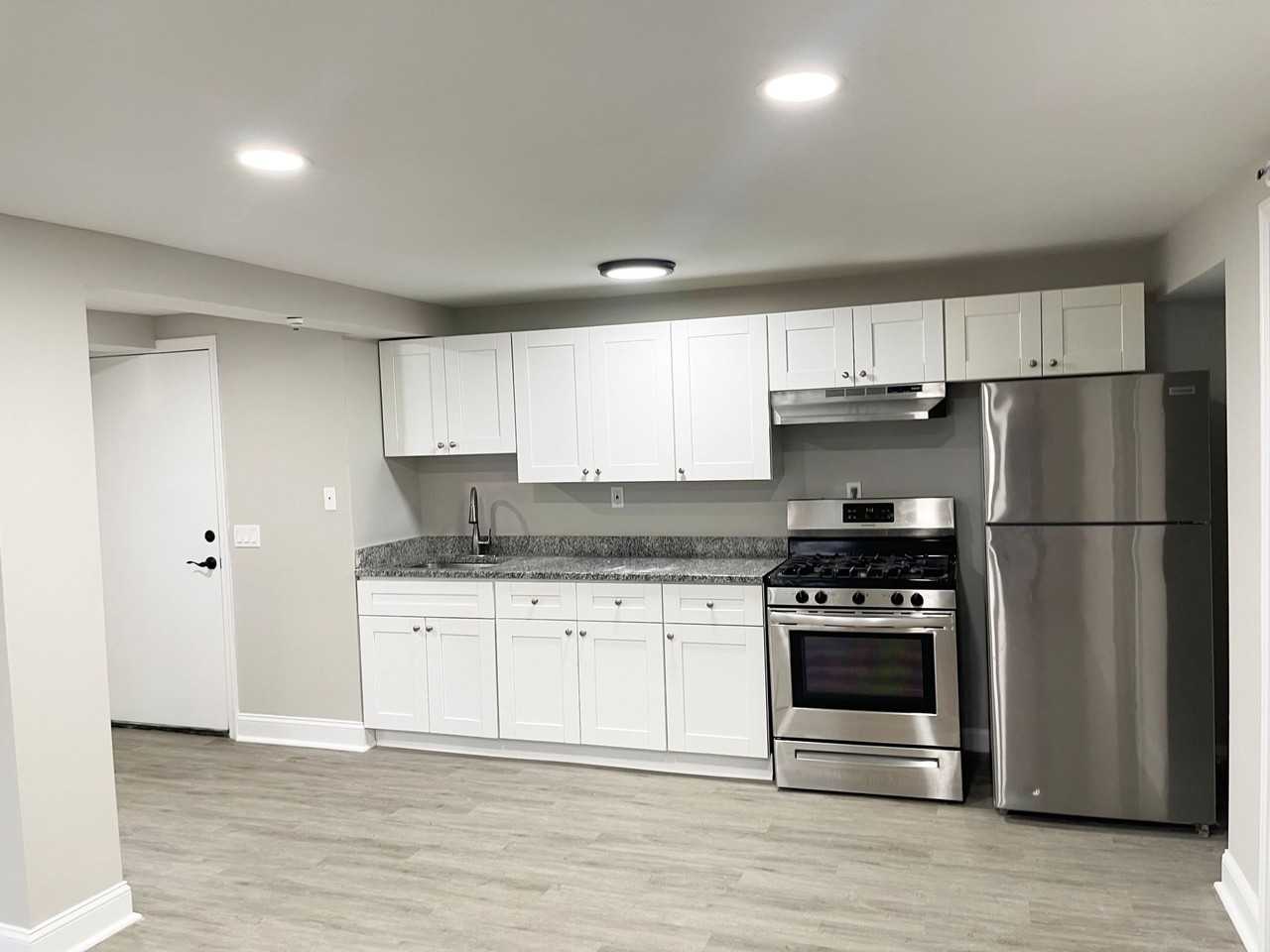 Laurel 24 Apartments - Photo 3 of 9