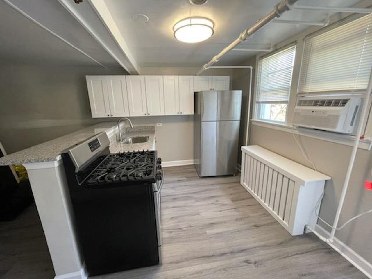 Laurel 24 Apartments - Photo 7 of 9