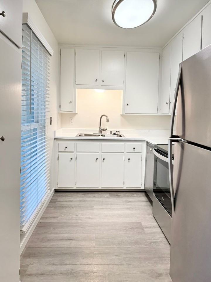 Third Ave - Photo 2 of 35