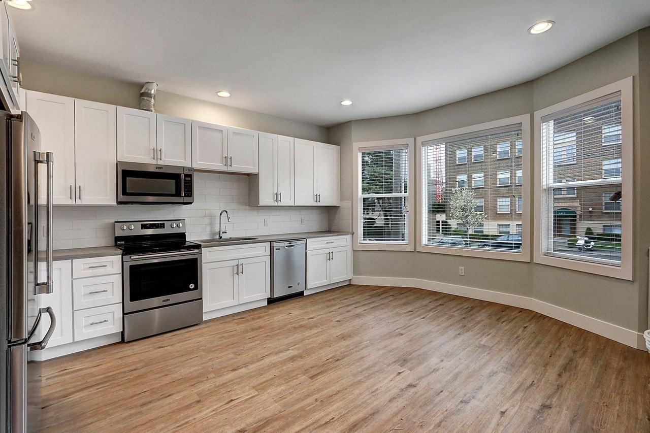 1425 E Union Rooming House - Photo 3 of 6