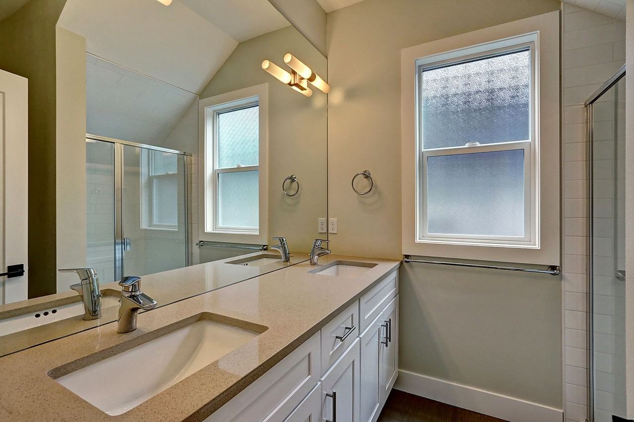 1425 E Union Rooming House - Photo 5 of 6