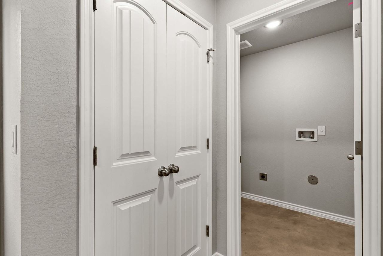 304 Blair St - Photo 7 of 15