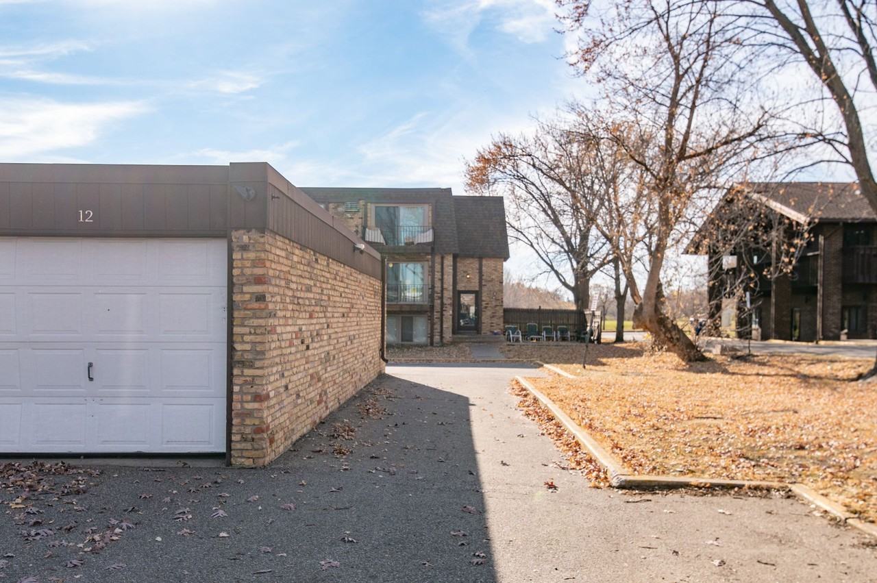 42nd Ave Apartment - Photo 2 of 7