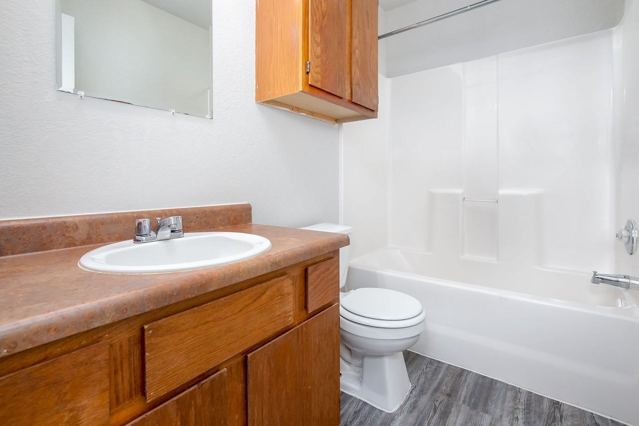 Buffalo Creek Apartment Homes - Photo 5 of 16