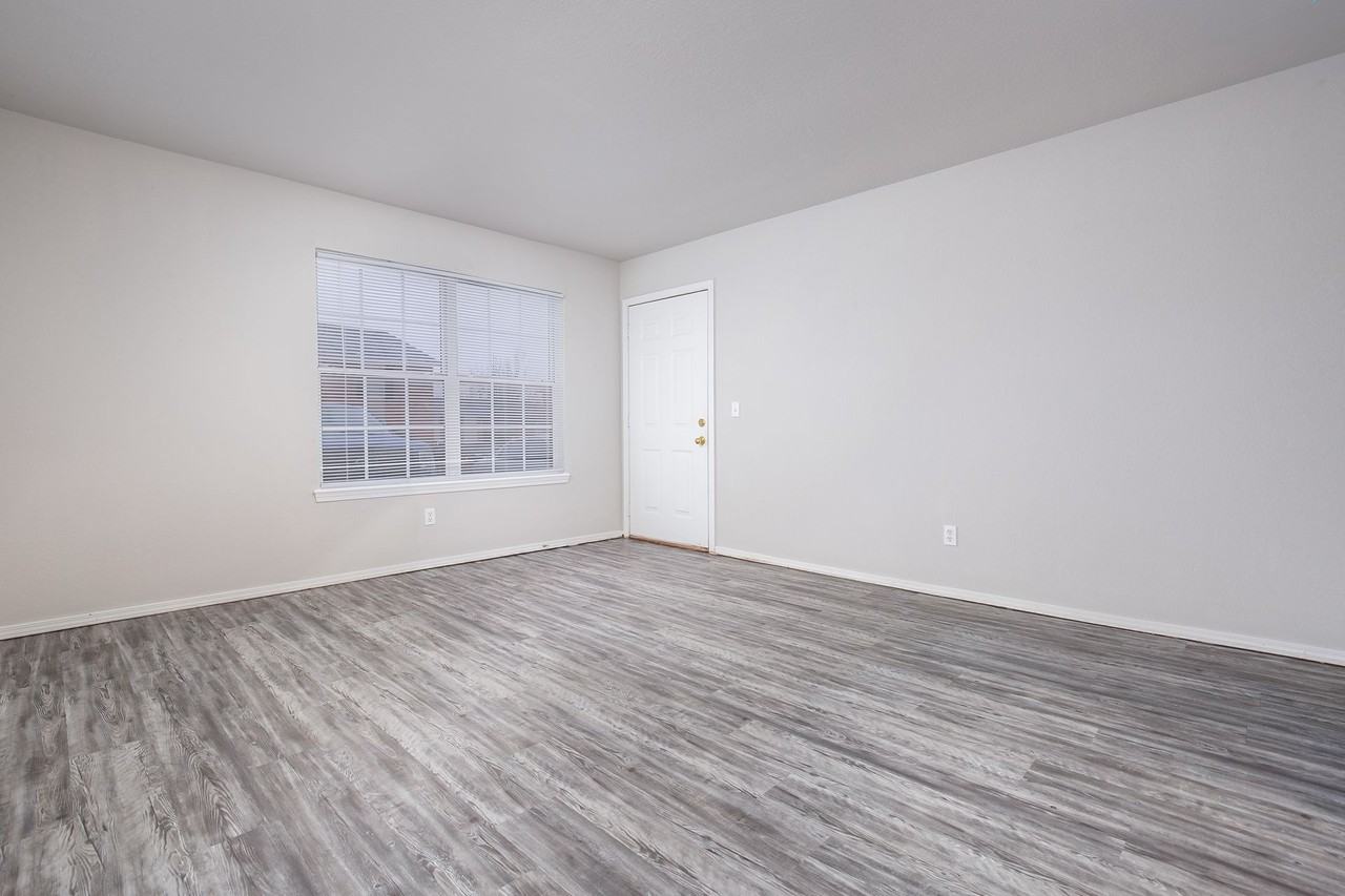 Buffalo Creek Apartment Homes - Photo 6 of 16