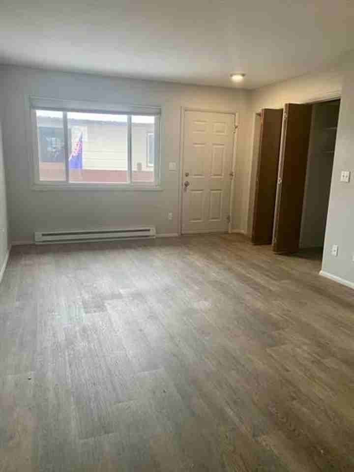 426 West Babcock Street - Photo 2 of 8