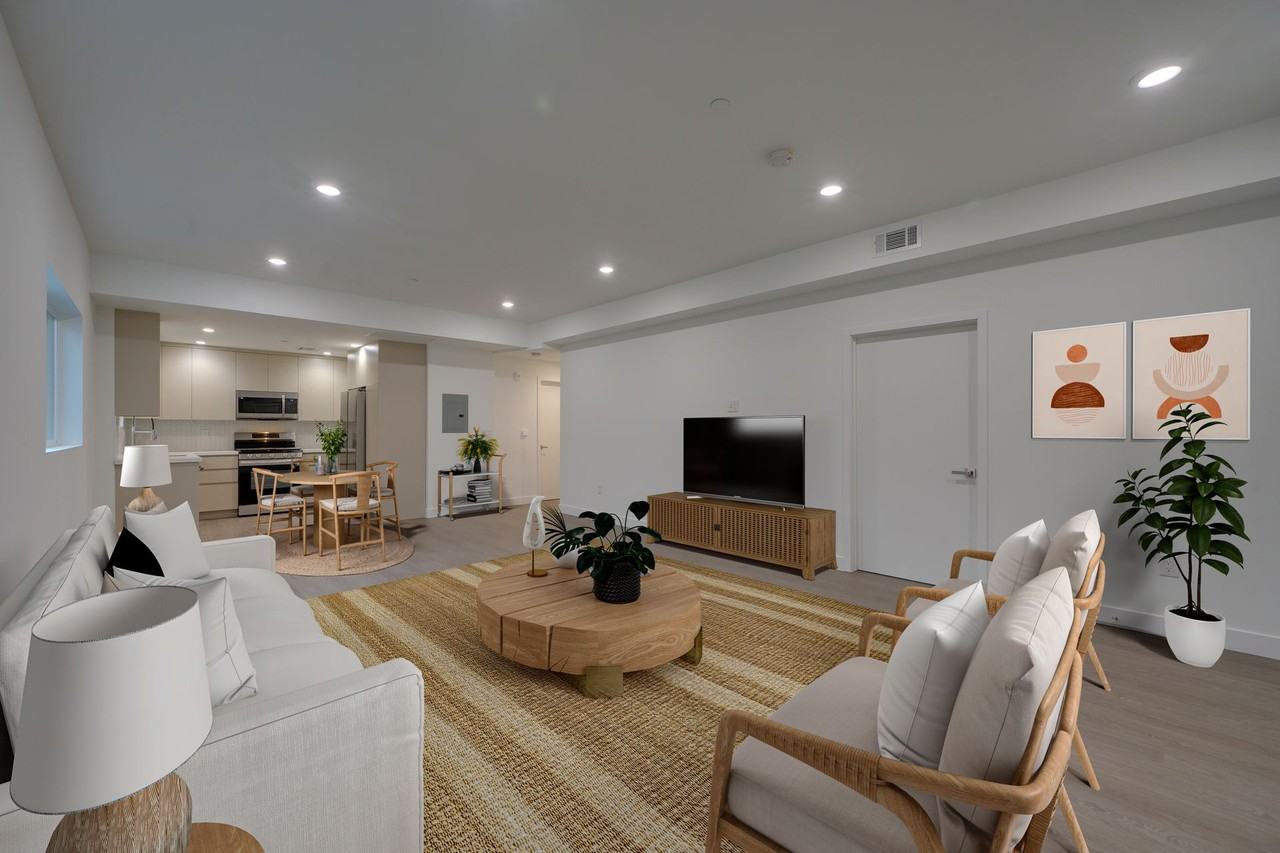 Pine on Gramercy - Photo 4 of 22