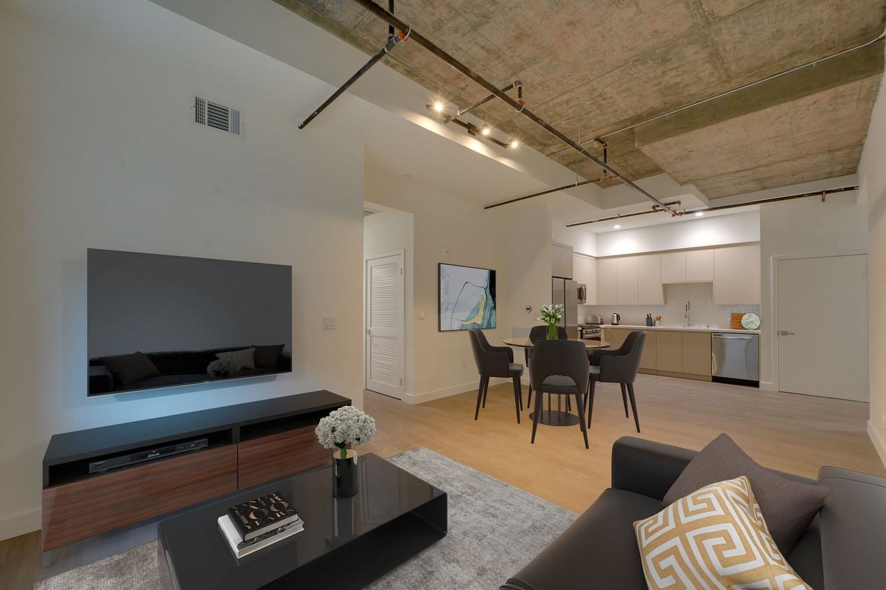 Pine on Gramercy - Photo 5 of 22