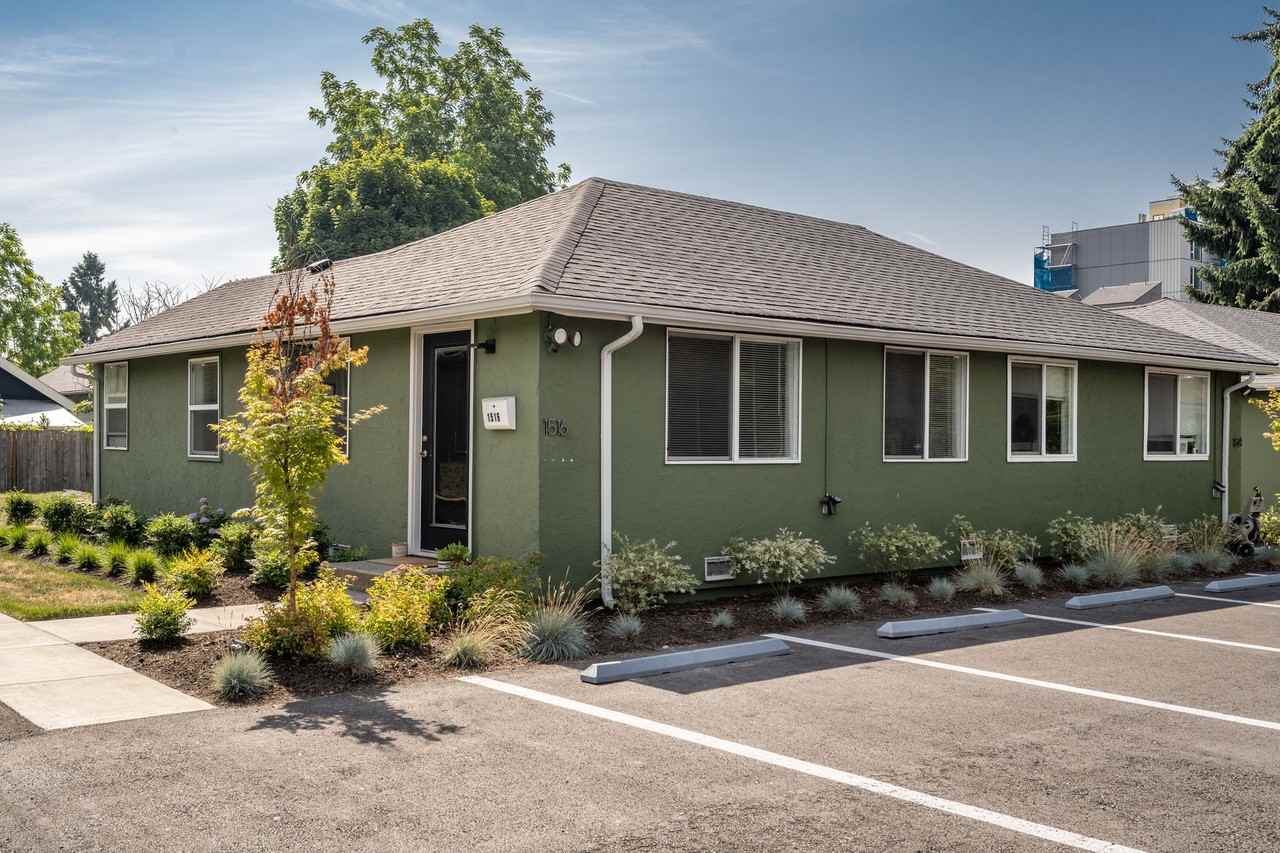 Carbon House 1510 - Photo 4 of 6