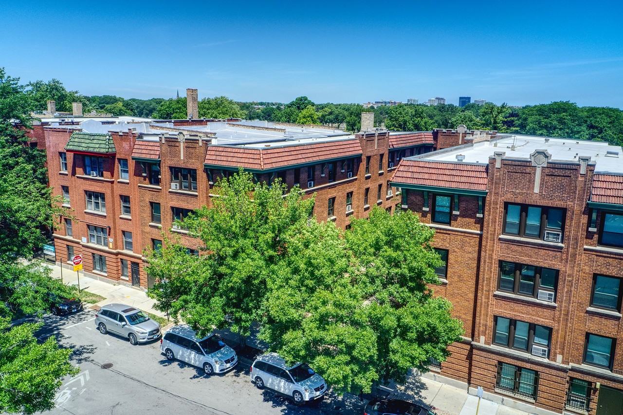 The Juneway Terrace - Photo 3 of 40