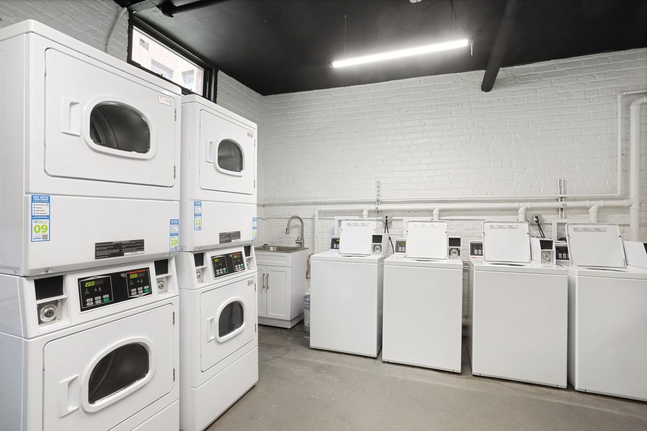 The Juneway Terrace - Photo 4 of 40