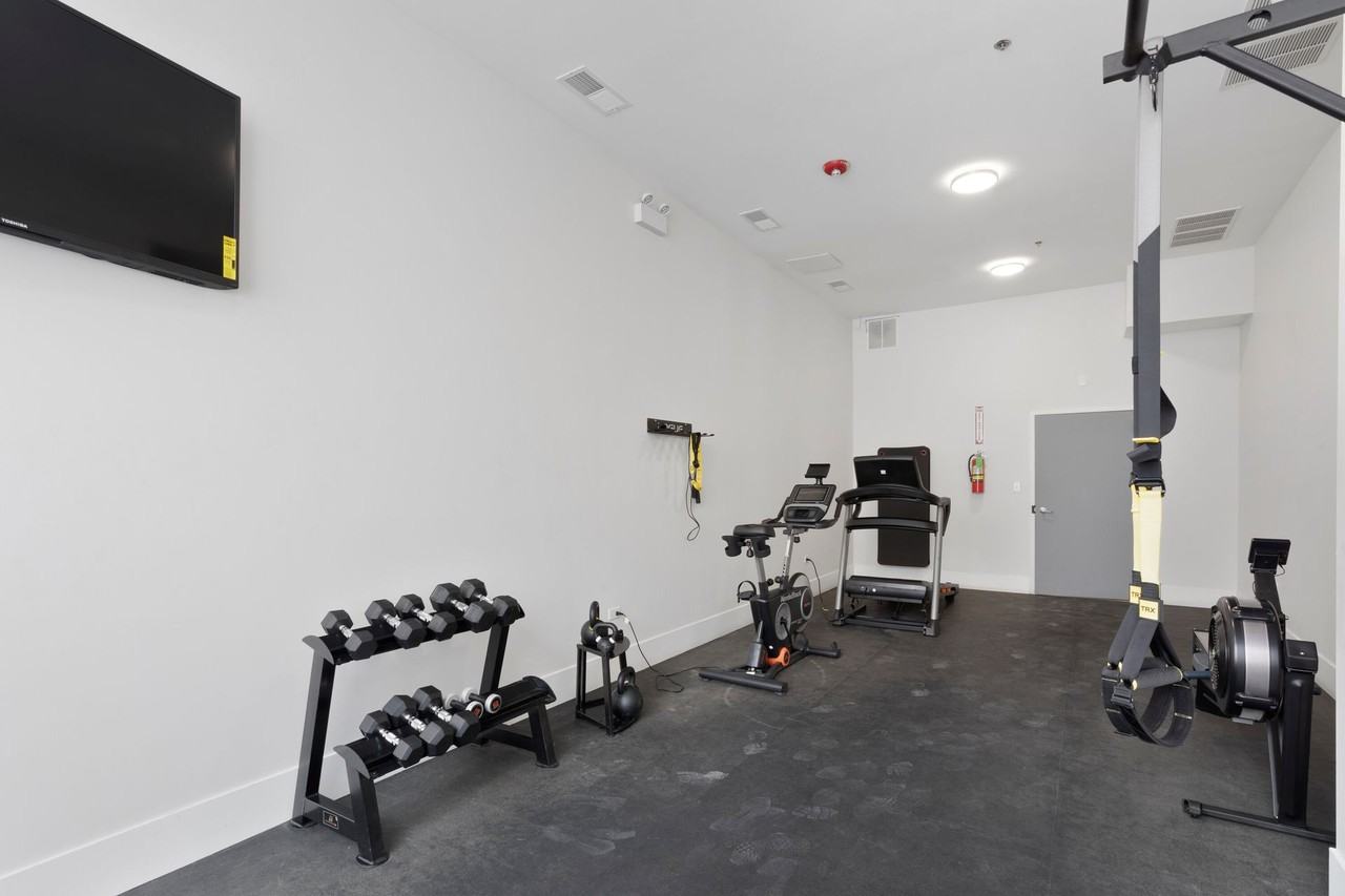 1531 W Howard Street - Photo 4 of 40