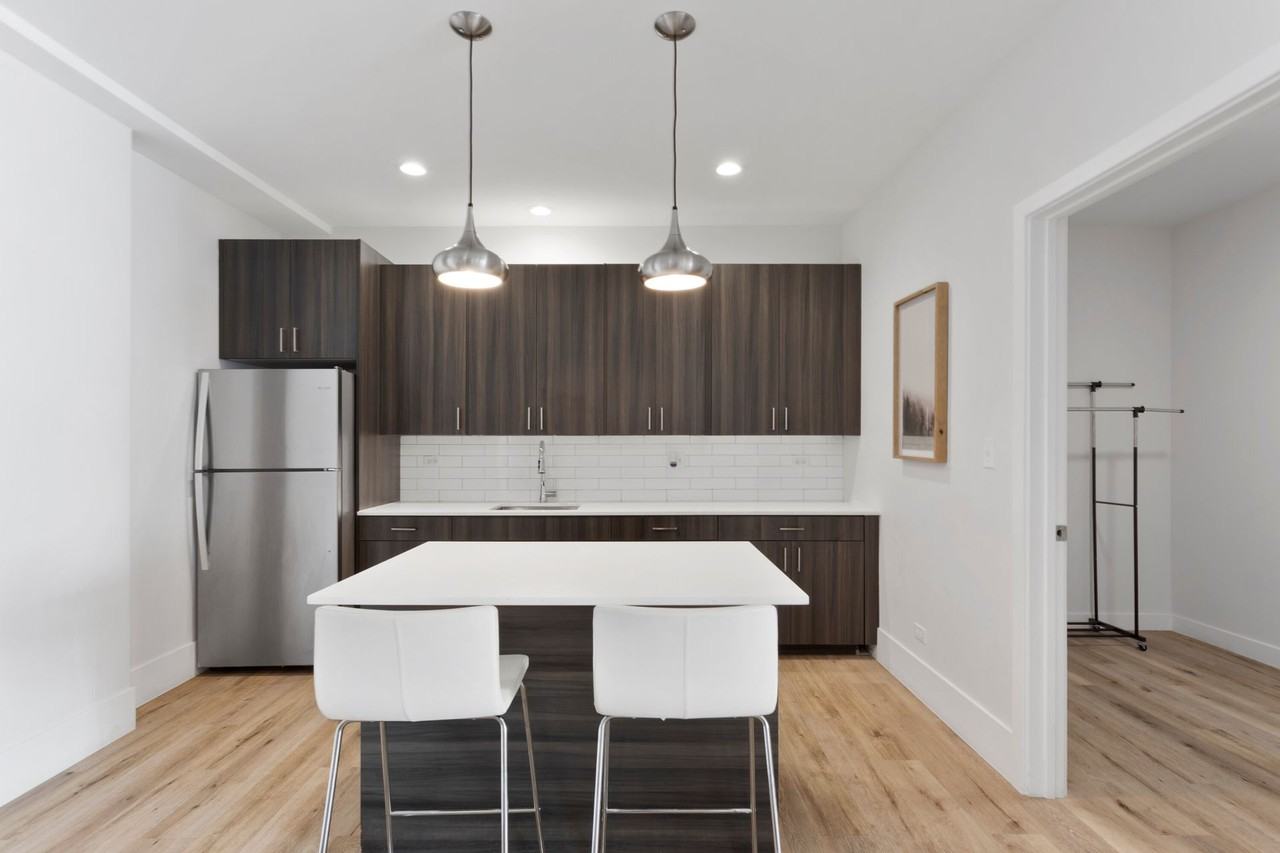 1531 W Howard Street - Photo 6 of 40