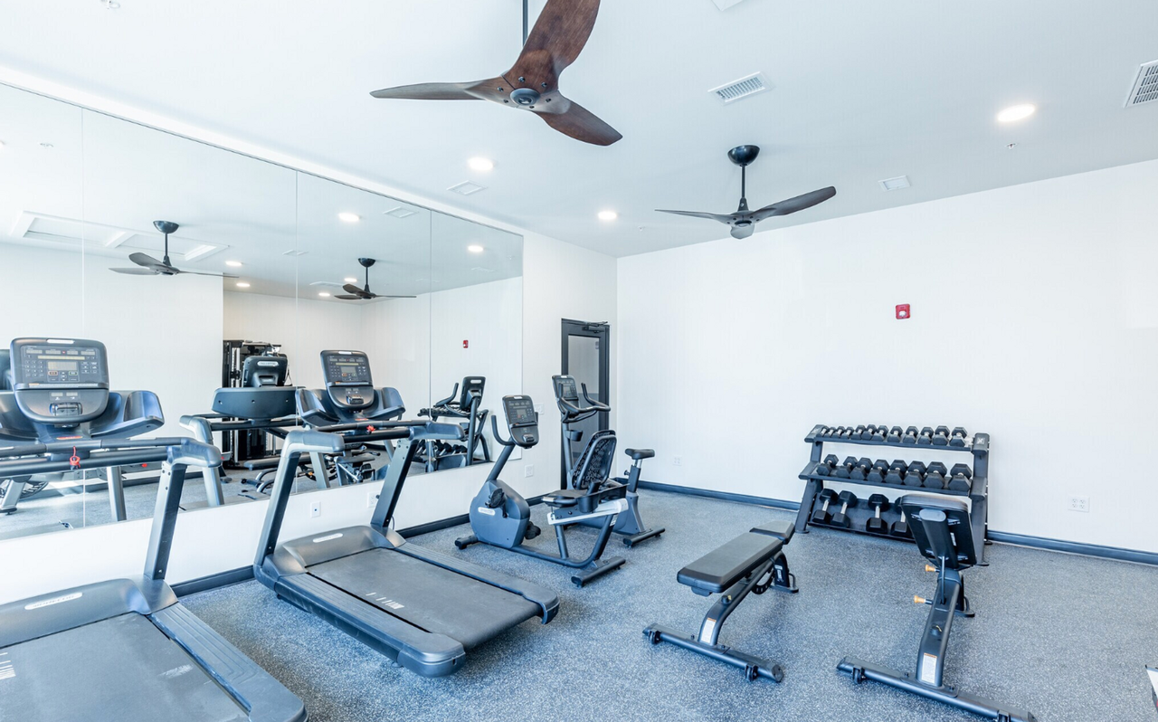 512 Hull Street - Photo 5 of 24