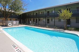 Robinson Manor Apartments - Photo 1 of 1