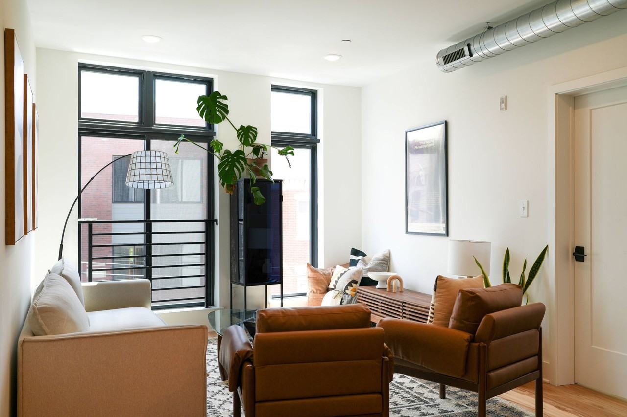 The Bromley Loom House - Photo 4 of 44