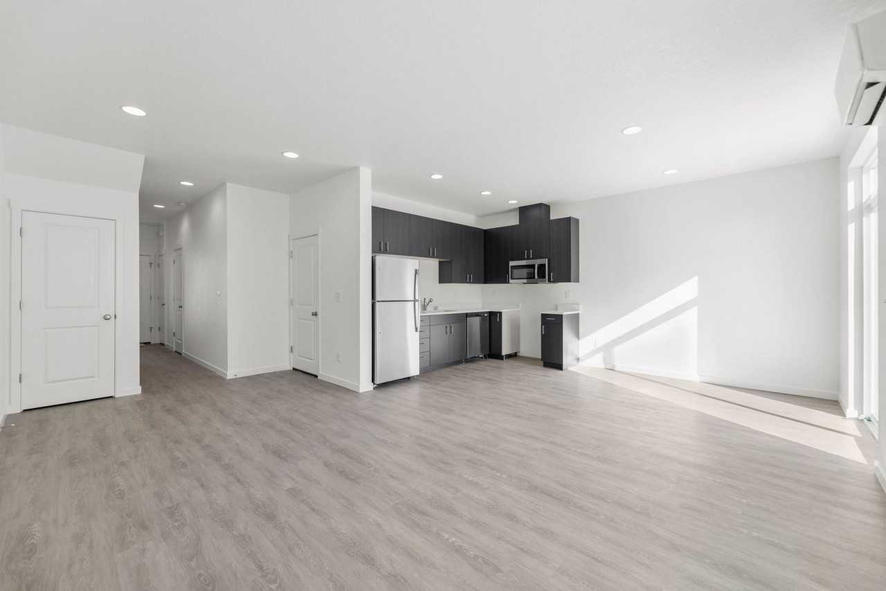 Finch Drive Townhomes (ADVERTISEMENTS ONLY) - Photo 2 of 15