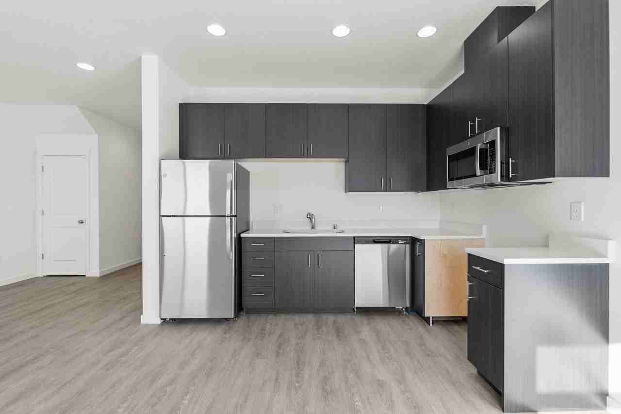 Finch Drive Townhomes (ADVERTISEMENTS ONLY) - Photo 3 of 15