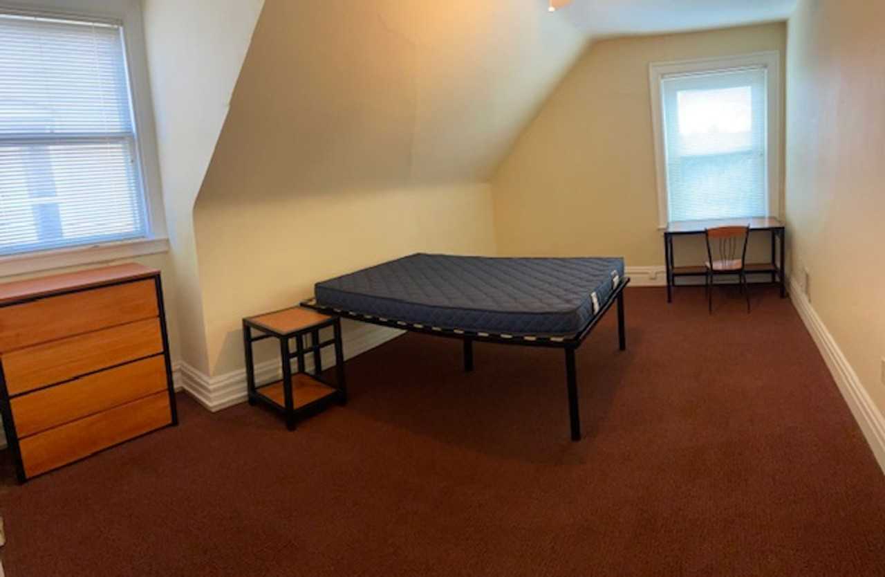 Pitt University Off Campus Housing - Photo 5 of 25