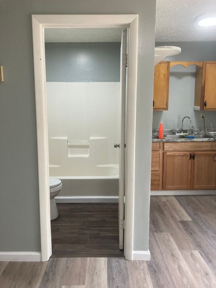 42 Hawthorne Ln - Photo 3 of 16