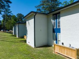 featured image of 516 E Glenn Ave