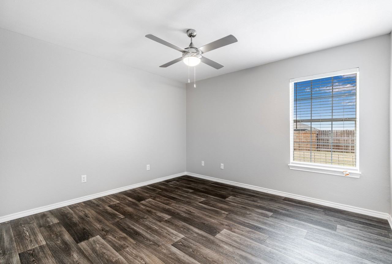 Cottage Row Apartments - Photo 5 of 6