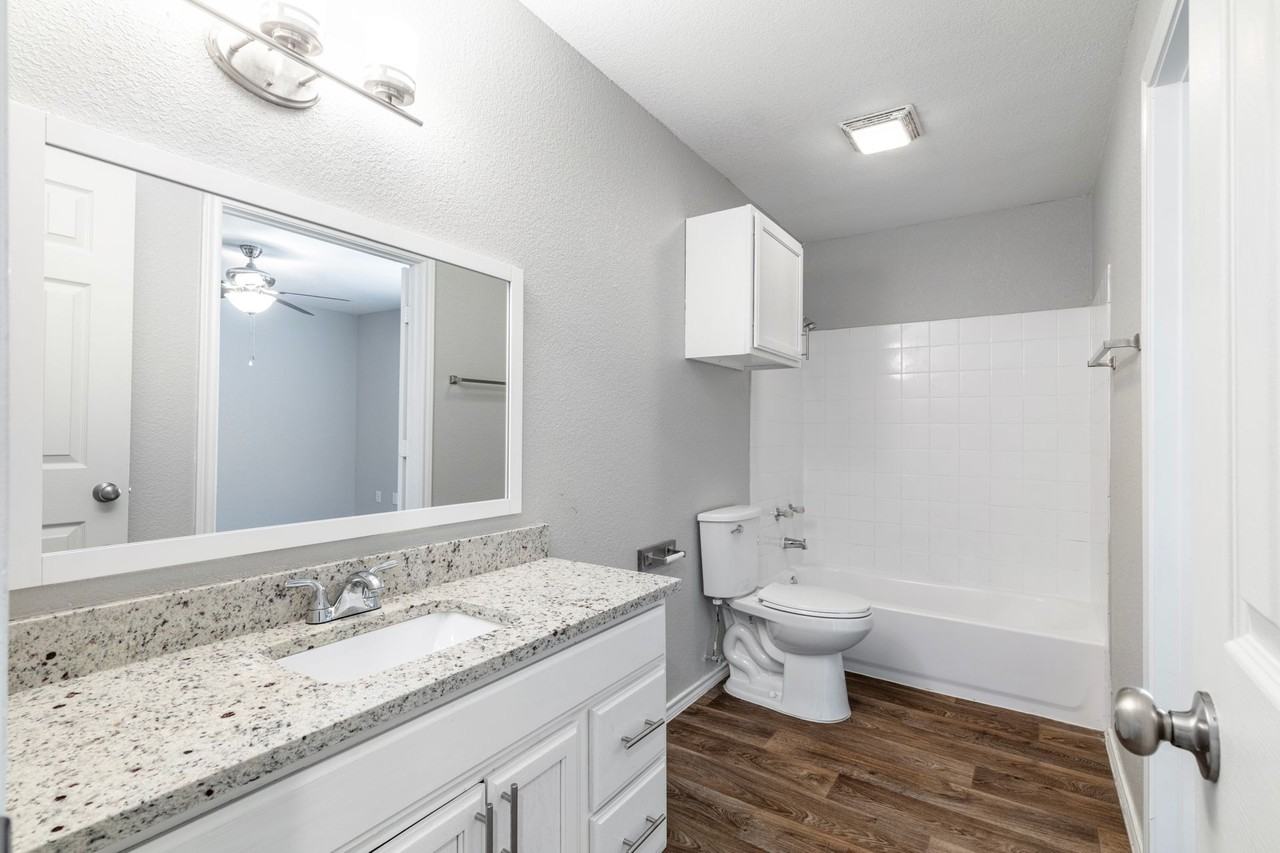 Cottage Row Apartments - Photo 4 of 6