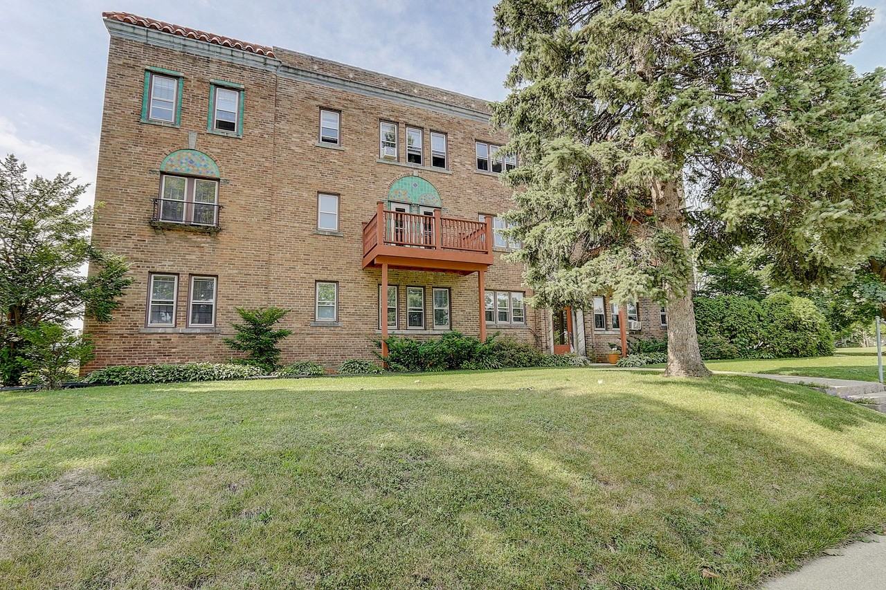 5411 W Wisconsin Ave - Photo 2 of 4