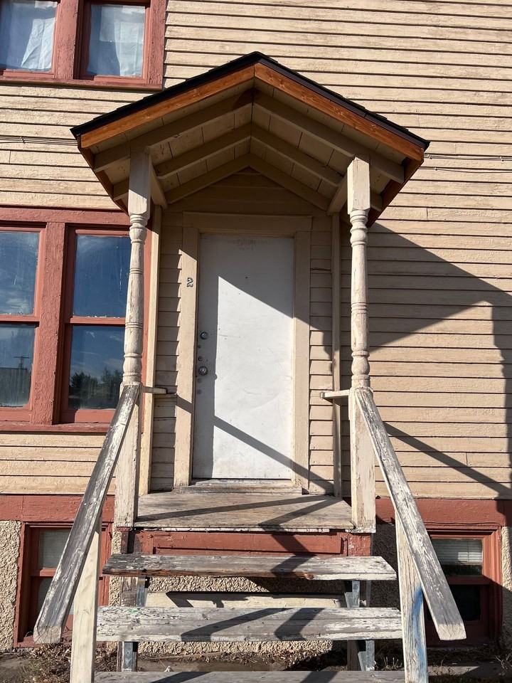 French 601 N. Montana - Photo 4 of 4