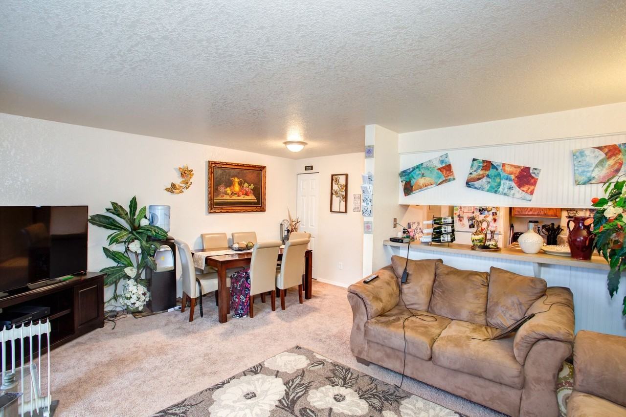 Maplewood West - Photo 4 of 24