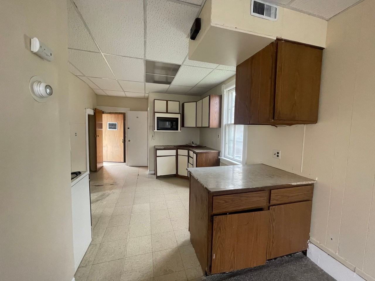 2415 S 16th St. - Photo 2 of 9