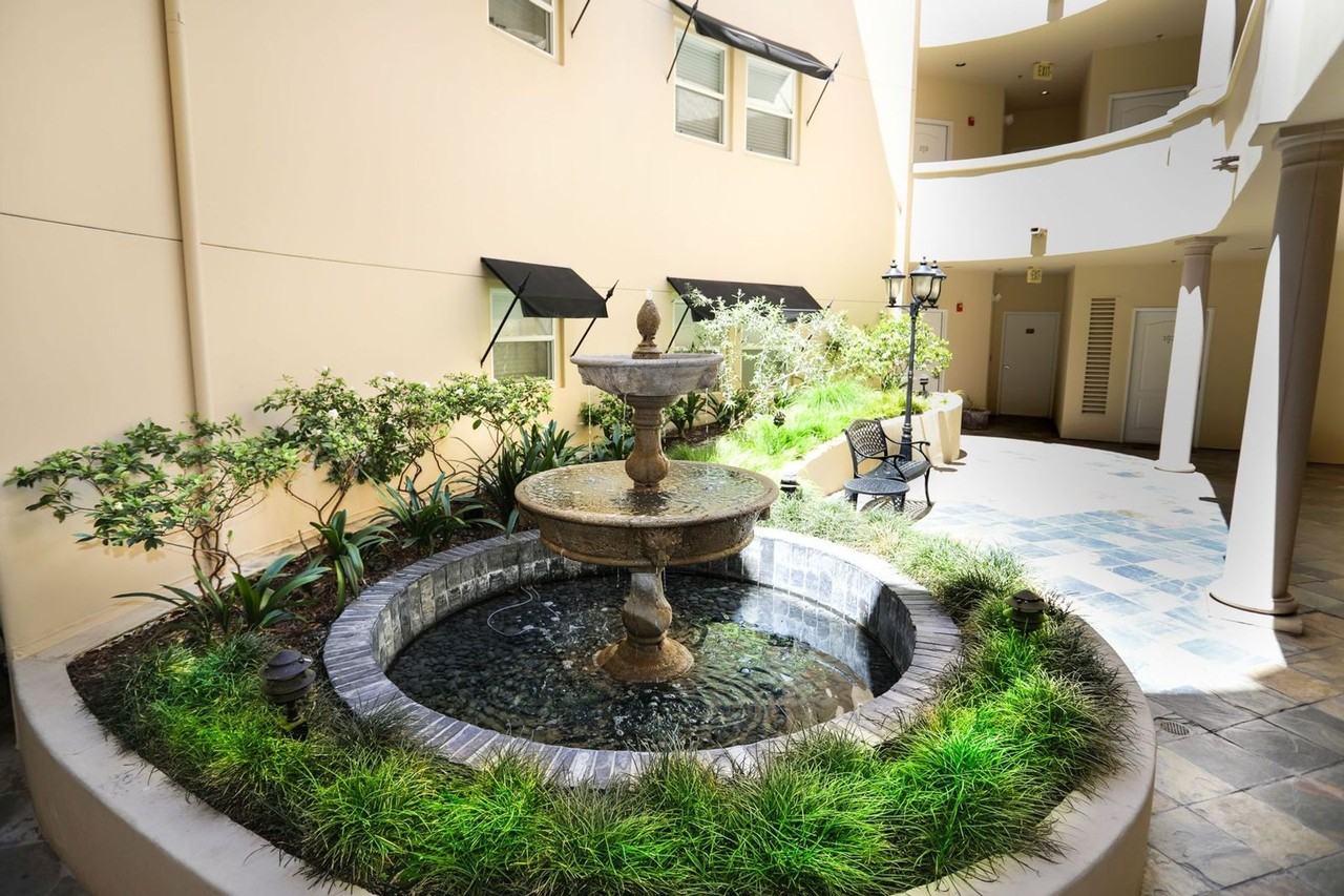 The Radford Studio City - Photo 4 of 12