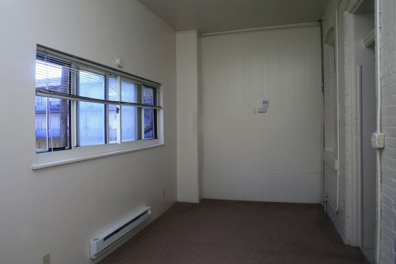 Oakland Bates Apartments - Photo 6 of 33