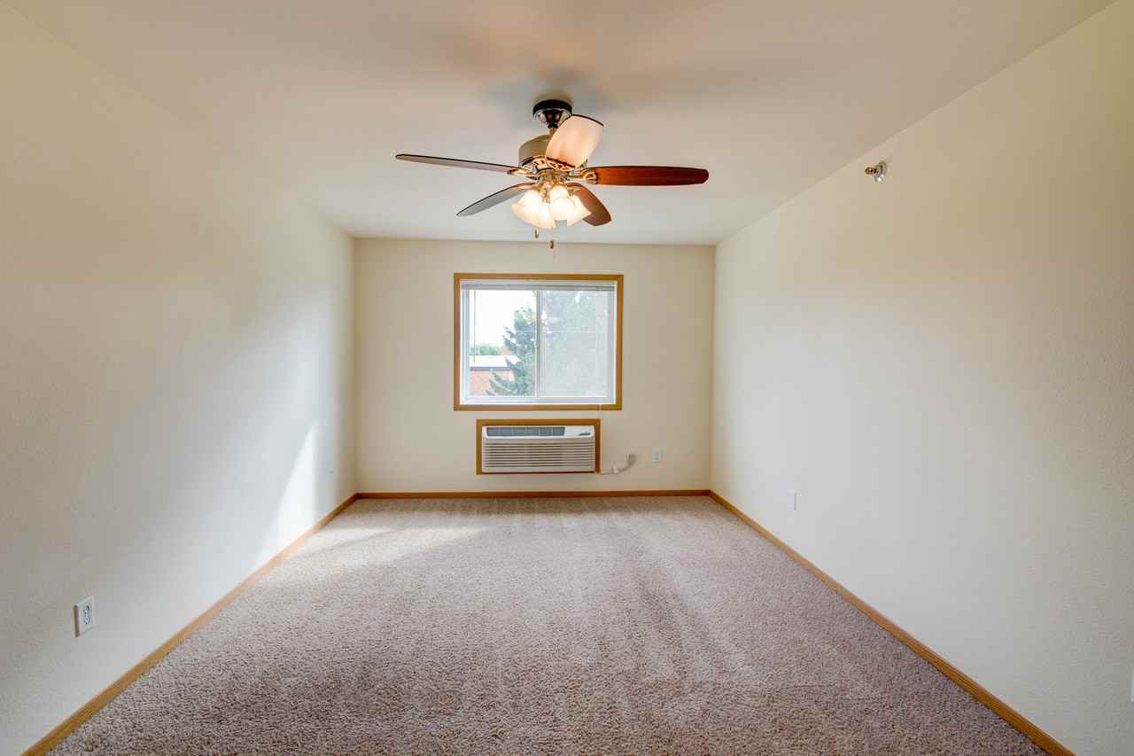 Beaver Suites - Photo 6 of 11