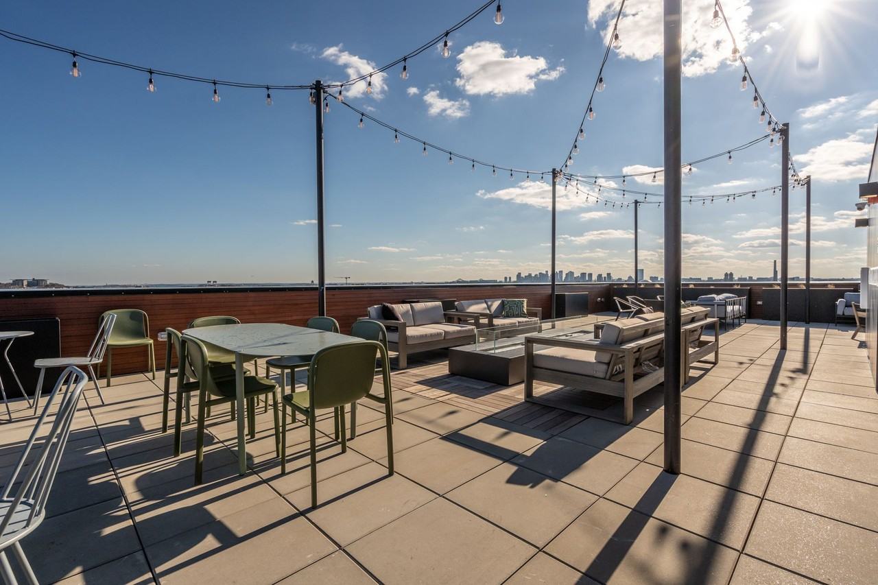 The600 - Photo 3 of 50