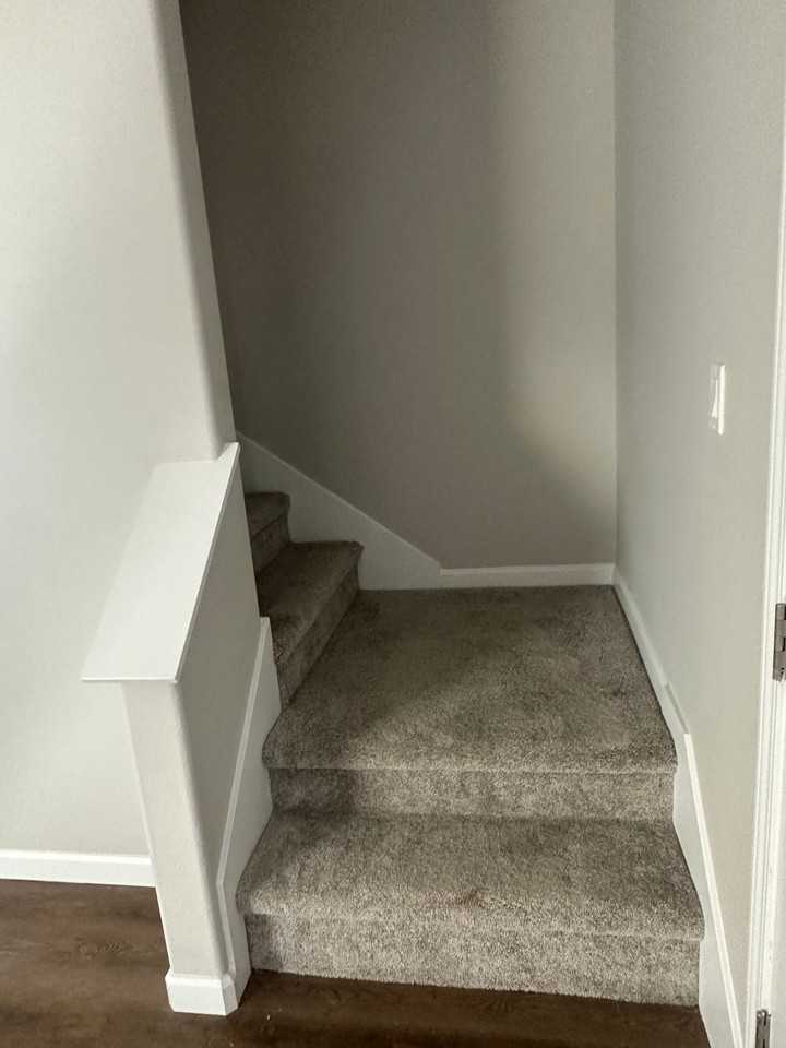 406 S. Summit - Photo 3 of 10