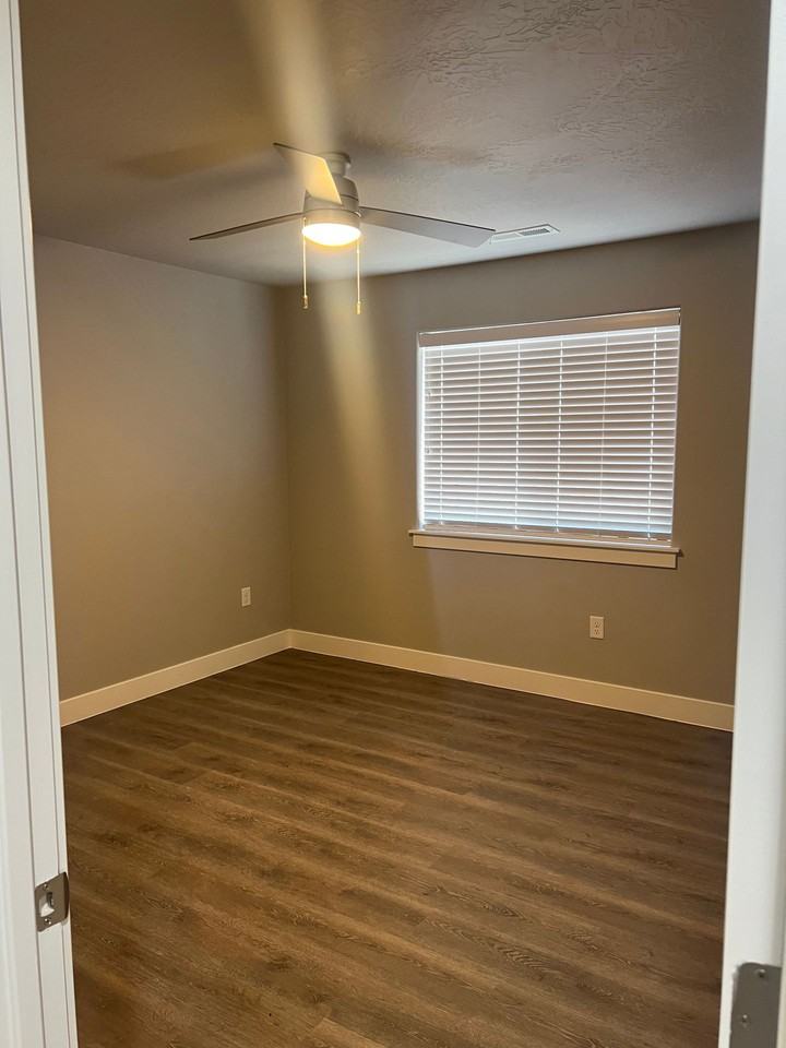 500 N Apartments - Photo 7 of 13