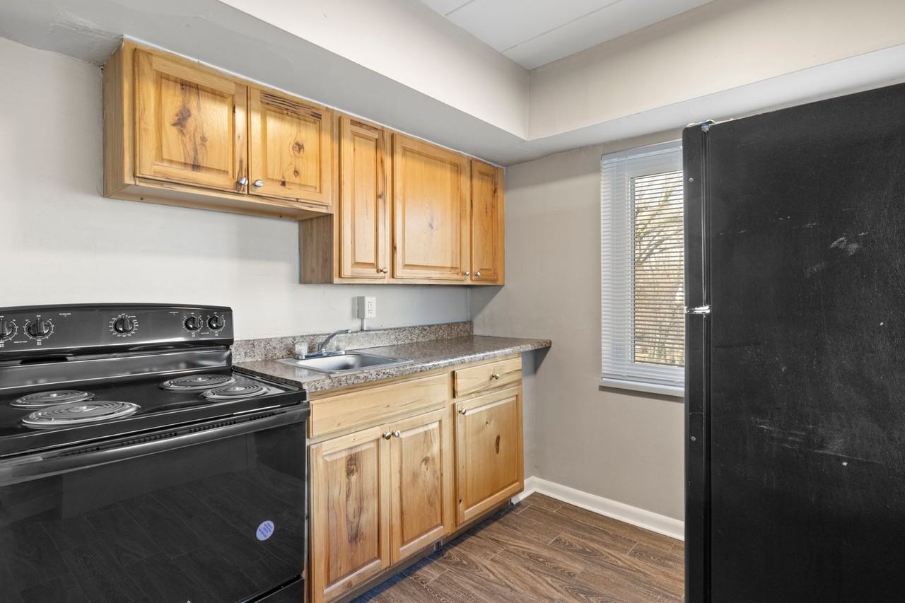 Riverview Apartments - Photo 3 of 14