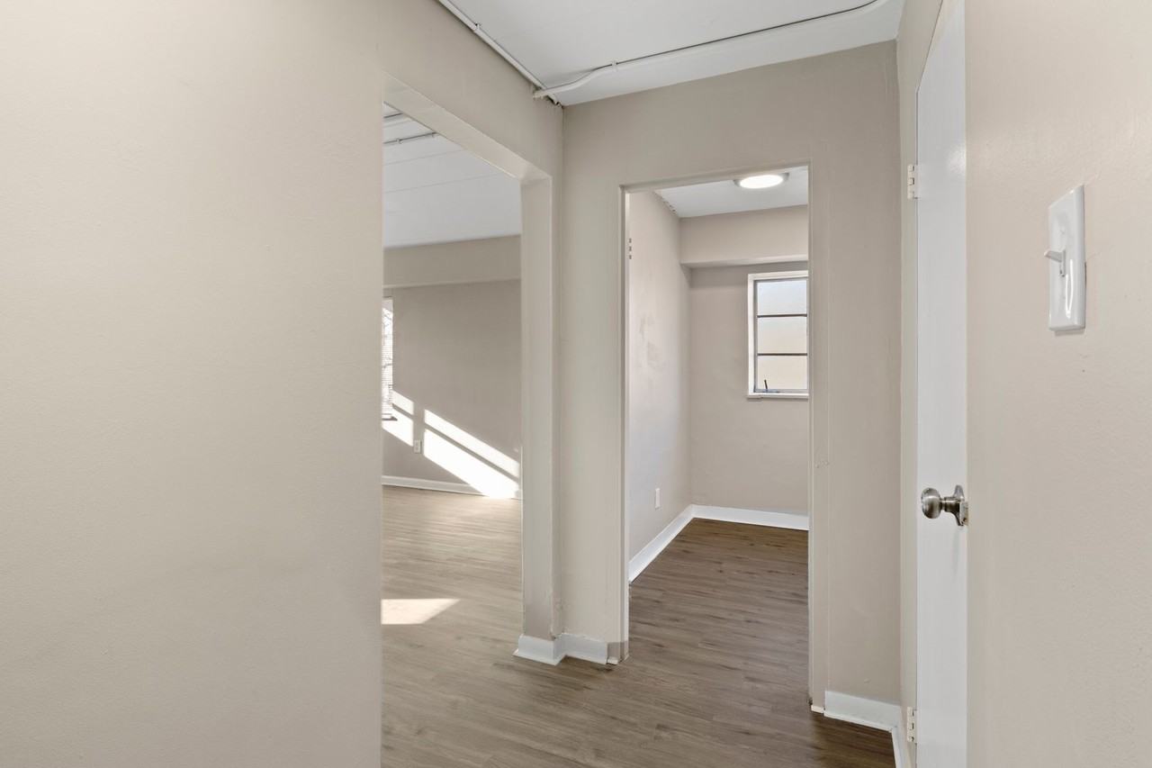 Riverview Apartments - Photo 5 of 14