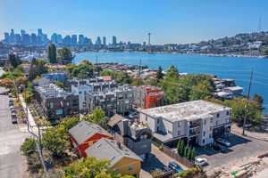 featured image of 60 E Lynn St