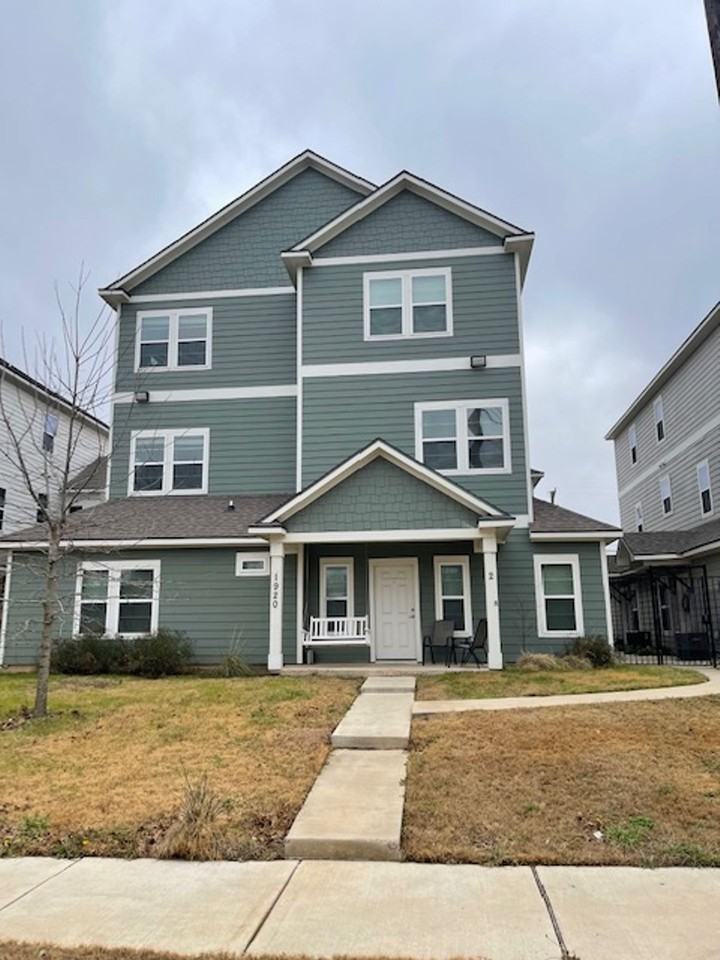 1923 Austin - Photo 3 of 3