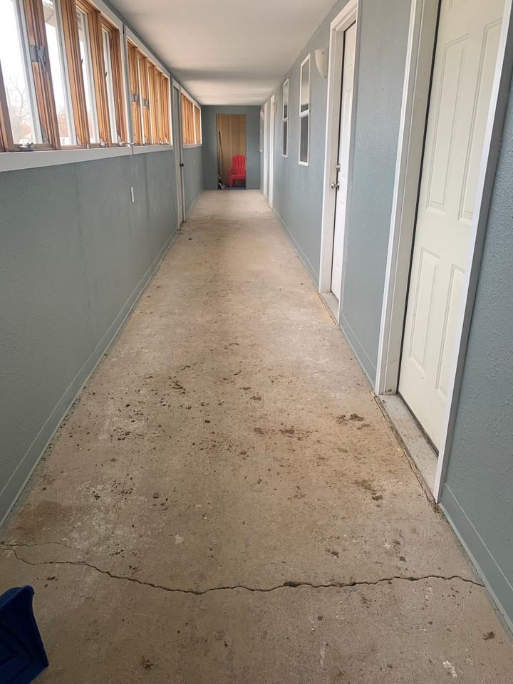 JonRay - Photo 3 of 3