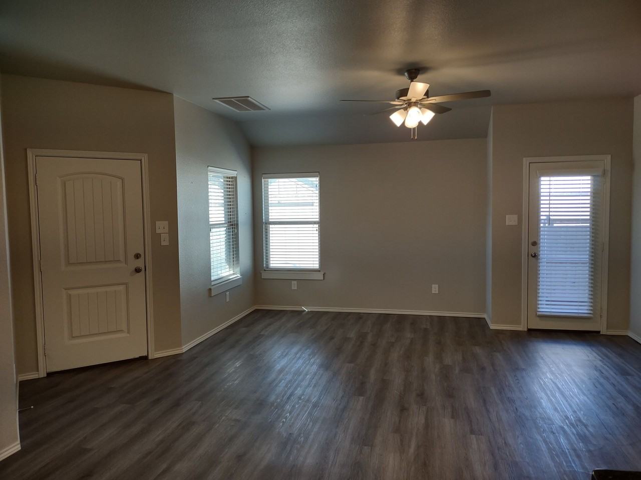 1401 16th St - Photo 4 of 26