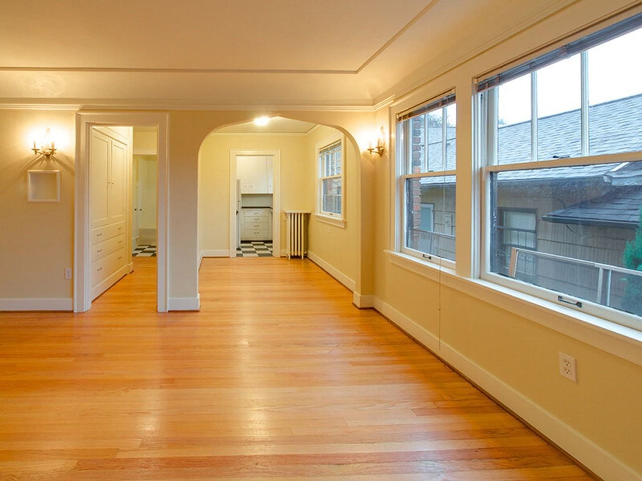 Oriana Apartments - Photo 2 of 13