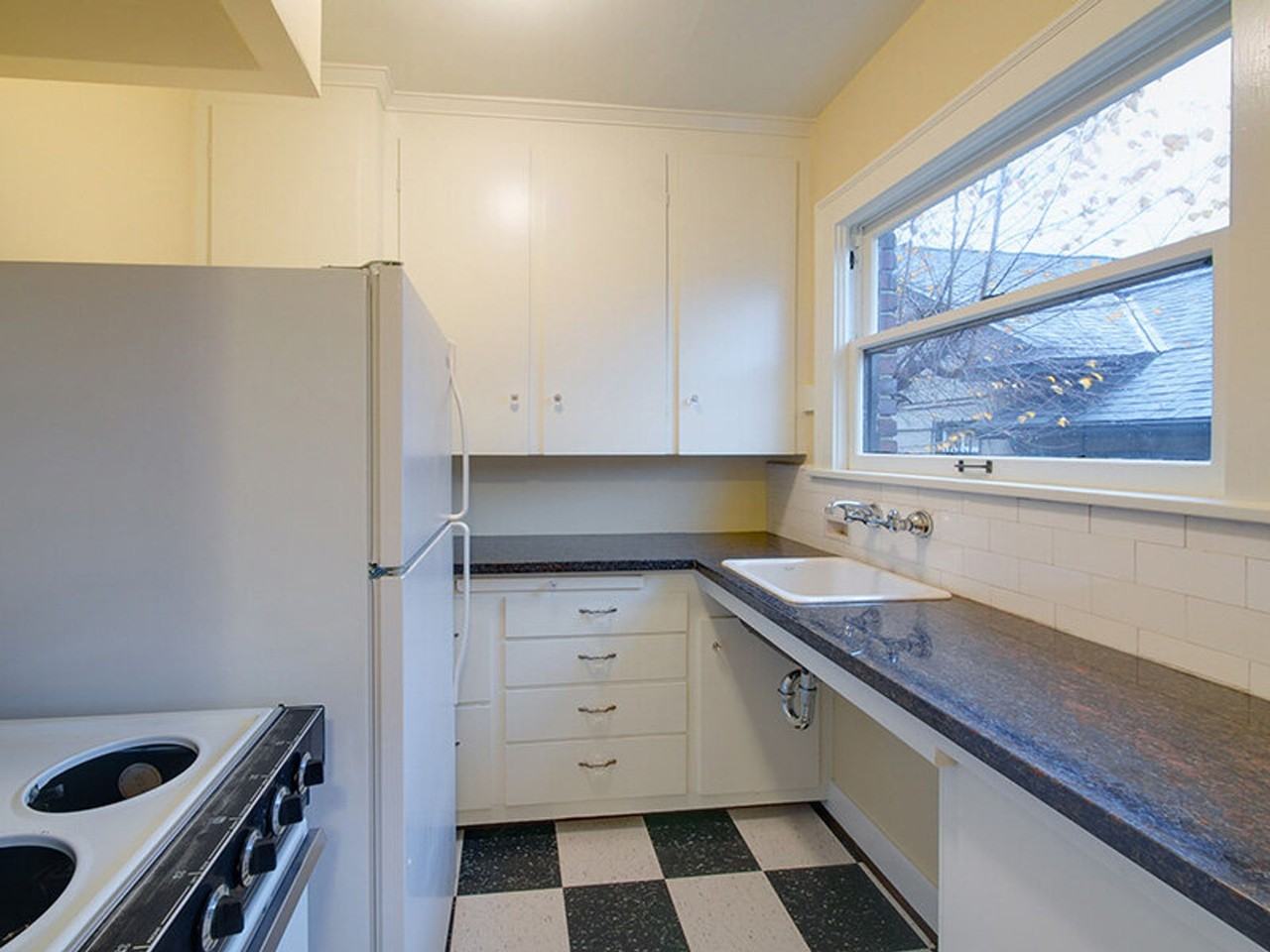 Oriana Apartments - Photo 4 of 13