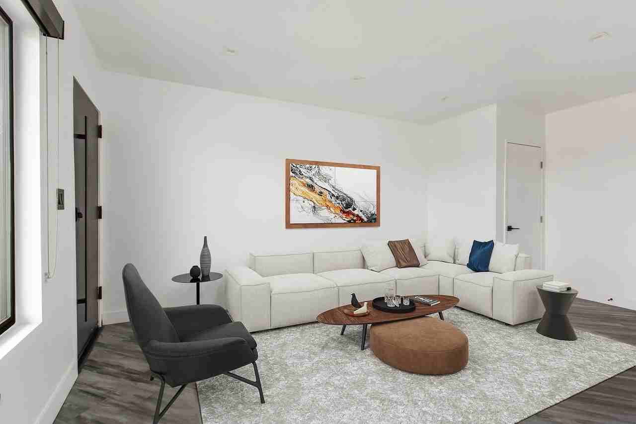 230 S Carondelet Street - Photo 5 of 16