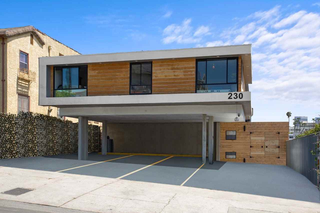 230 S Carondelet Street - Photo 7 of 16