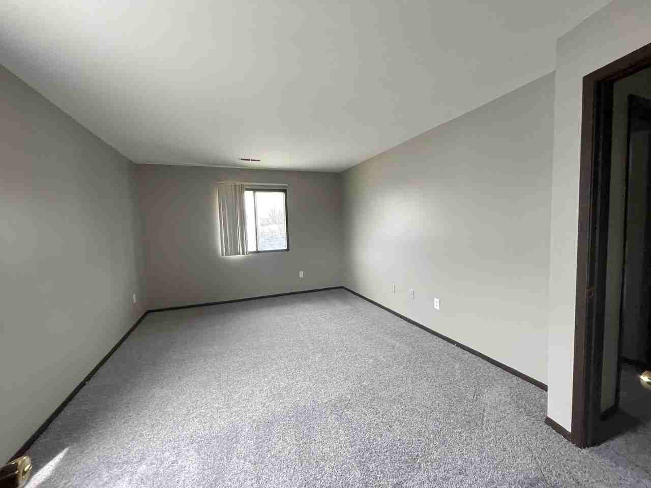 7630 W Dean Rd - Photo 5 of 8